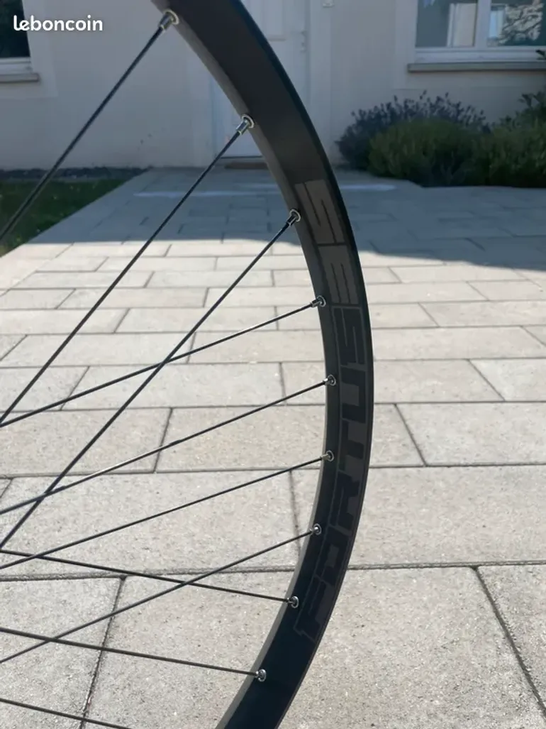 Used Hope Fortus 35 / Pro 5 2024 bike — image 3 of 3