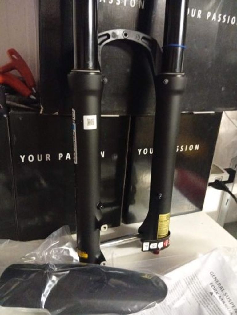 Used Sr Suntour Zeron Fork 27.5 Boost 15x110mm 130mm Travel 35mm Steli bike — image 6 of 12
