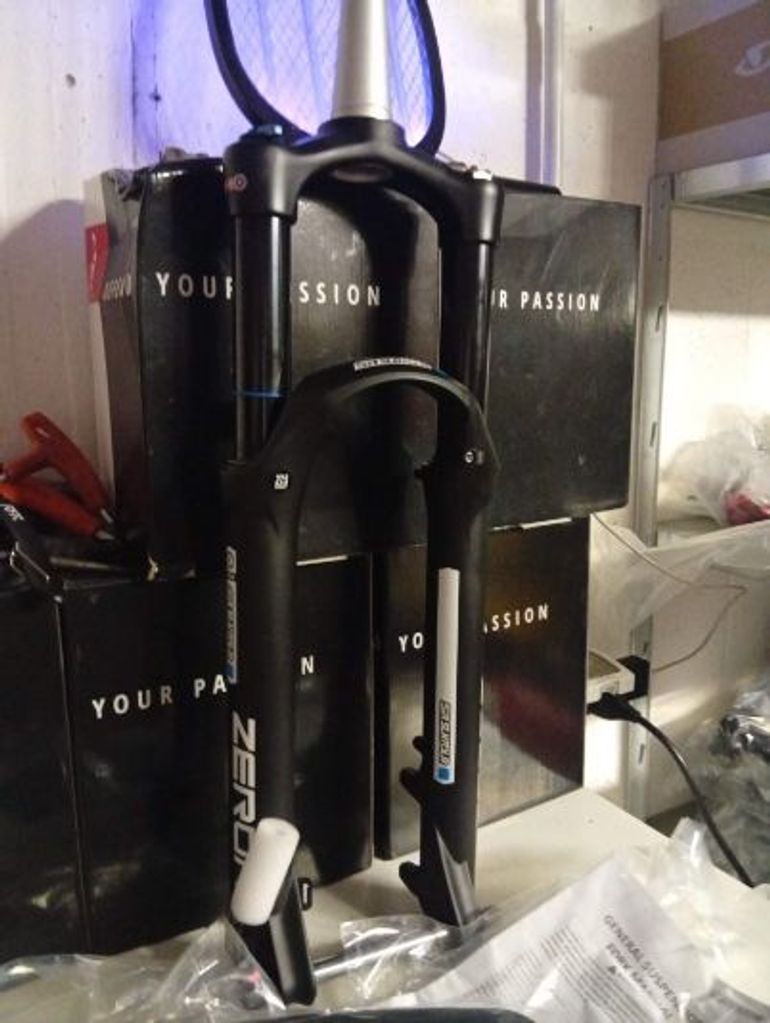 Used Sr Suntour Zeron Fork 27.5 Boost 15x110mm 130mm Travel 35mm Steli bike — image 12 of 12