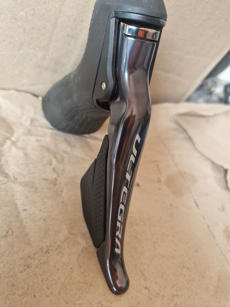 Použité Shimano Ultegra ST8070R DI2 11s dics højregreb 2024 bike — obrázek 3 z 8