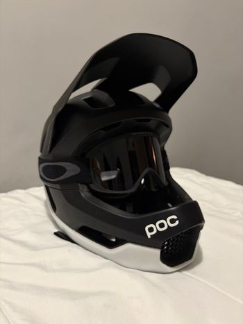 Used POC Otocon Race MIPS Helmet 2025 bike — image 6 of 10