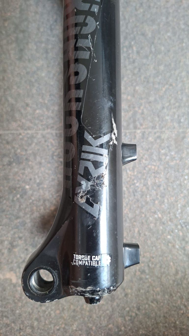 Použité RockShox Lyric RC3T 2019 bike — obrázek 4 z 6