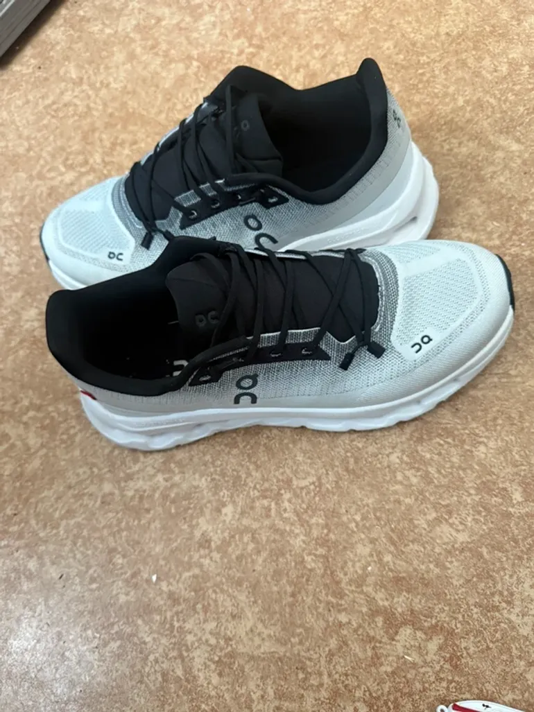 Used On Running On Shoes Size 41 bike — image 1 of 4