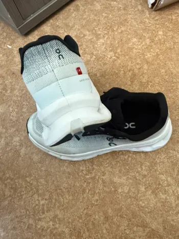 Used On Running On Shoes Size 41 bike — image 4 of 4
