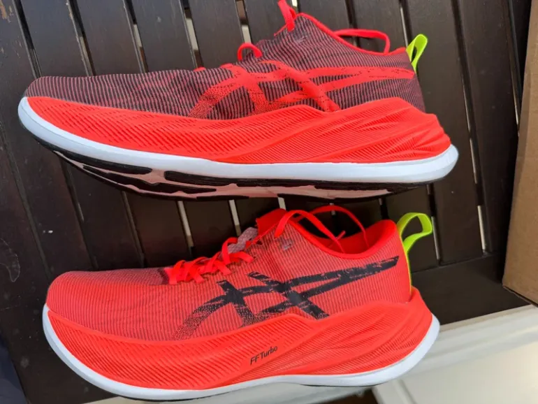 Used Asics SuperBlast bike — image 3 of 8