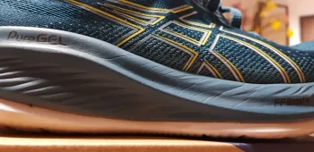 Used Asics Cumulus 26 bike — image 7 of 10