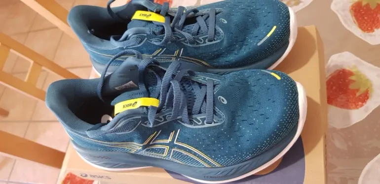 Used Asics Cumulus 26 bike — image 1 of 10