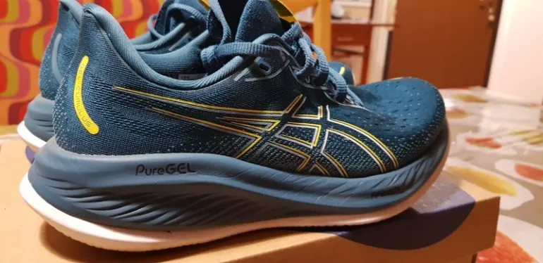 Used Asics Cumulus 26 bike — image 8 of 10