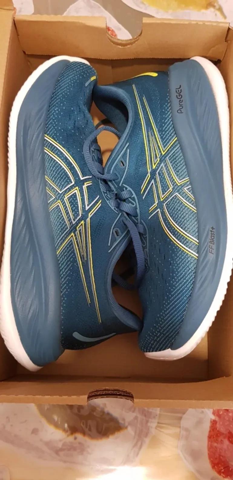 Used Asics Cumulus 26 bike — image 3 of 10
