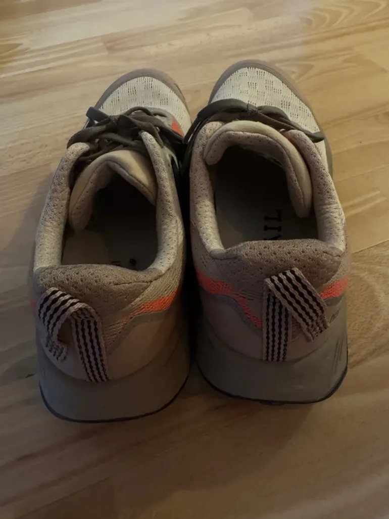 Used New Balance Fresh Foam x Hierro v9 bike — image 3 of 3