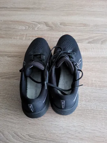 Used Asics Gel Pulse Gore-Tex bike — image 2 of 5
