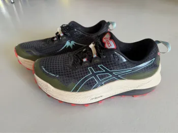 Used Asics Trabuco Max 3 bike