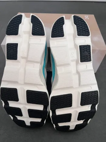 Used Lightweight On Running Shoes White/Blue Size 42 bike — image 5 of 5