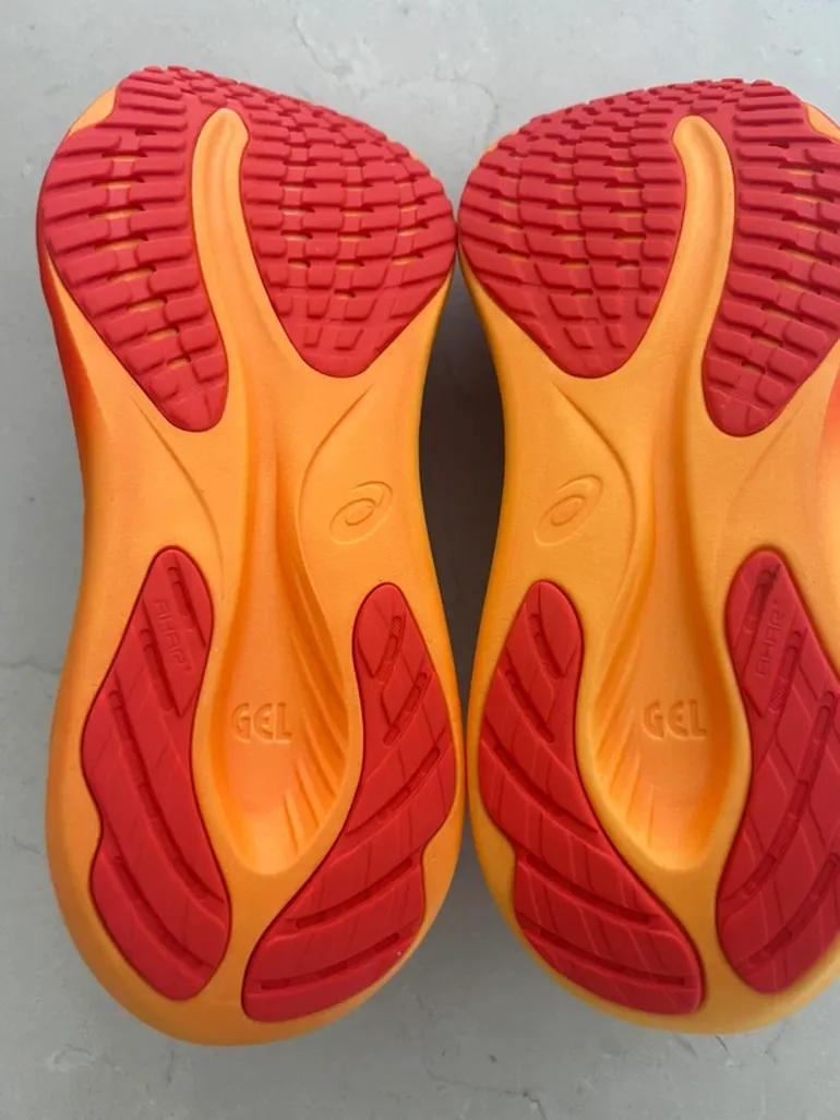Used Asics Gel Yasura bike — image 3 of 4