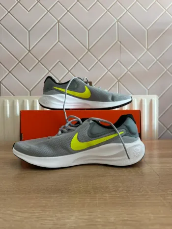 Used Adidas Nike Running bike — image 2 of 4
