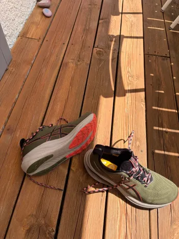 Used Asics gel nimbus 25 bike — image 3 of 3