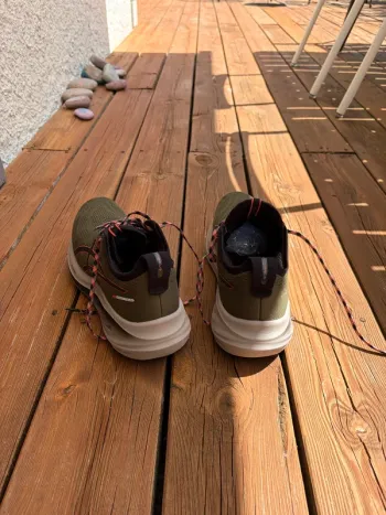 Used Asics gel nimbus 25 bike — image 2 of 3