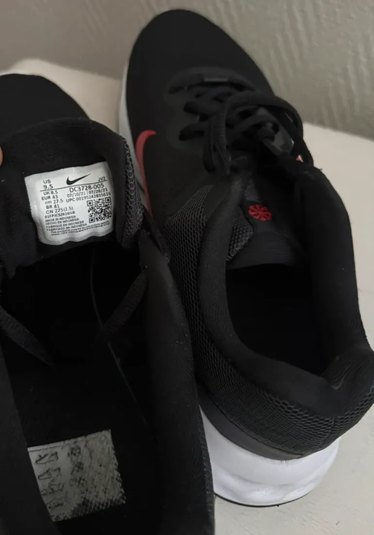 Used Nike Running Shoes bike — image 7 of 7