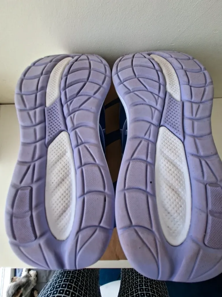 Used Asics Gel-Cumulus 28 bike — image 4 of 7