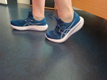 Used Asics Gel-Cumulus 28 bike — image 2 of 7