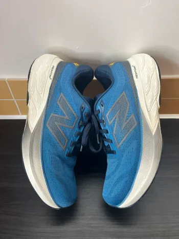 Used New Balance Fresh Foam x 880v15 bike — image 2 of 13