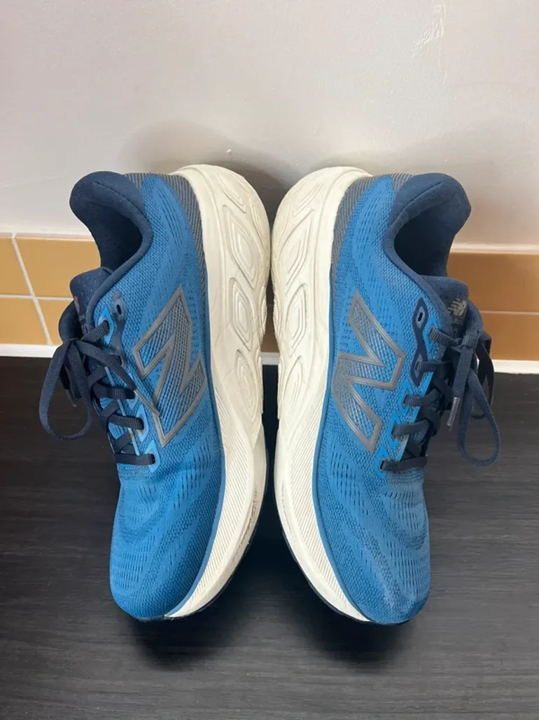 Used New Balance Fresh Foam x 880v15 bike — image 3 of 13