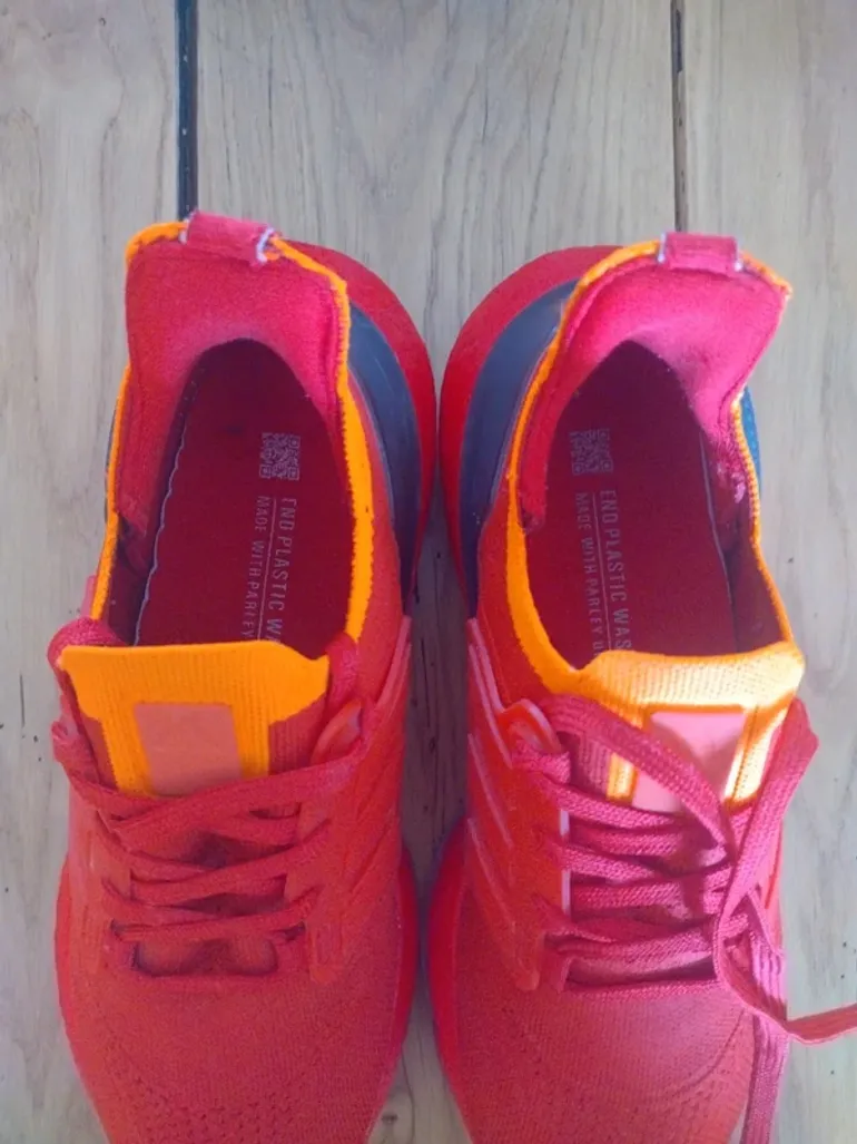 Used Adidas Ultraboost bike — image 9 of 10