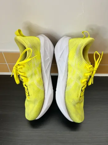 Used Asics Novablast 5 bike — image 3 of 12