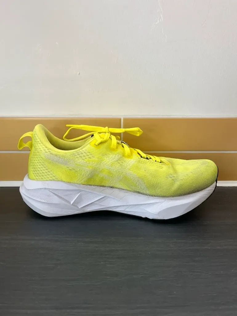 Used Asics Novablast 5 bike — image 8 of 12