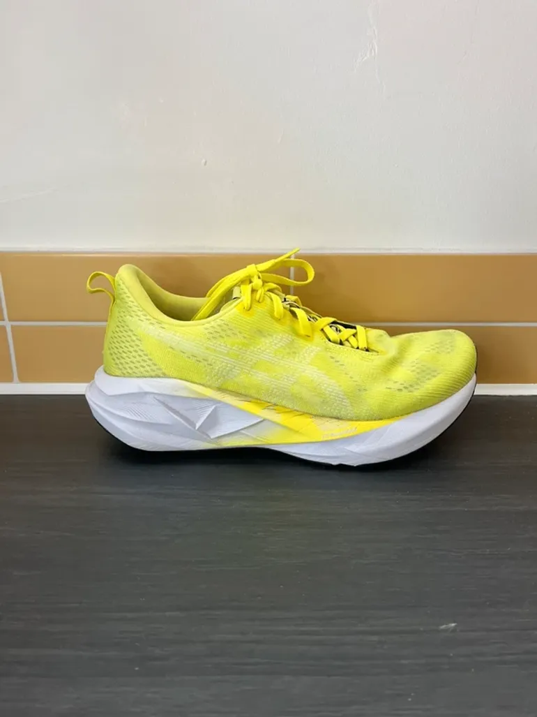 Used Asics Novablast 5 bike — image 9 of 12