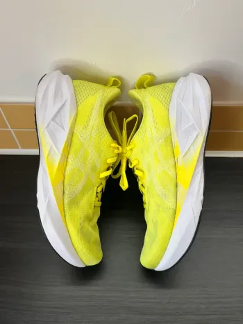 Used Asics Novablast 5 bike — image 4 of 12