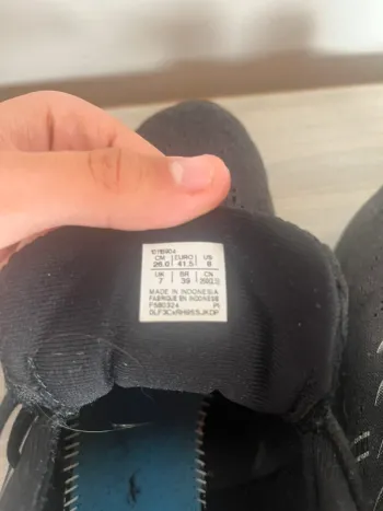 Used Asics Running Shoes bike — image 4 of 4