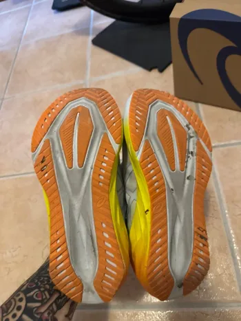 Used Asics Novablast 5 bike — image 4 of 6