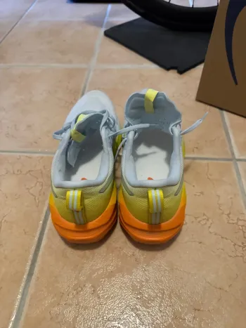 Used Asics Novablast 5 bike — image 3 of 6