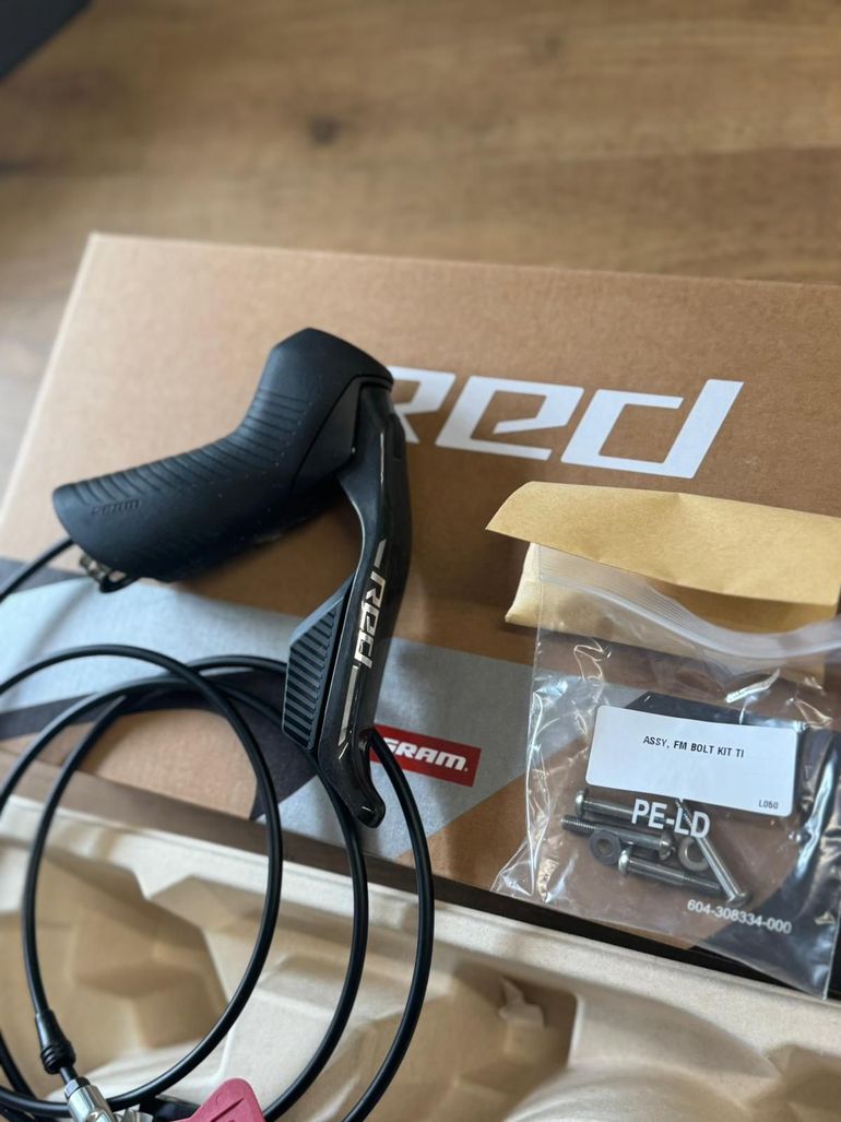 Gebrauchtes Sram Red AXS E1 12V Comandi Cambio + Pinze Flat Mount 2026 bike — Bild 4 von 7