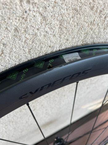 Used Syncros Capital 1.0 40 Carbon Wheelset 2026 bike — image 5 of 11