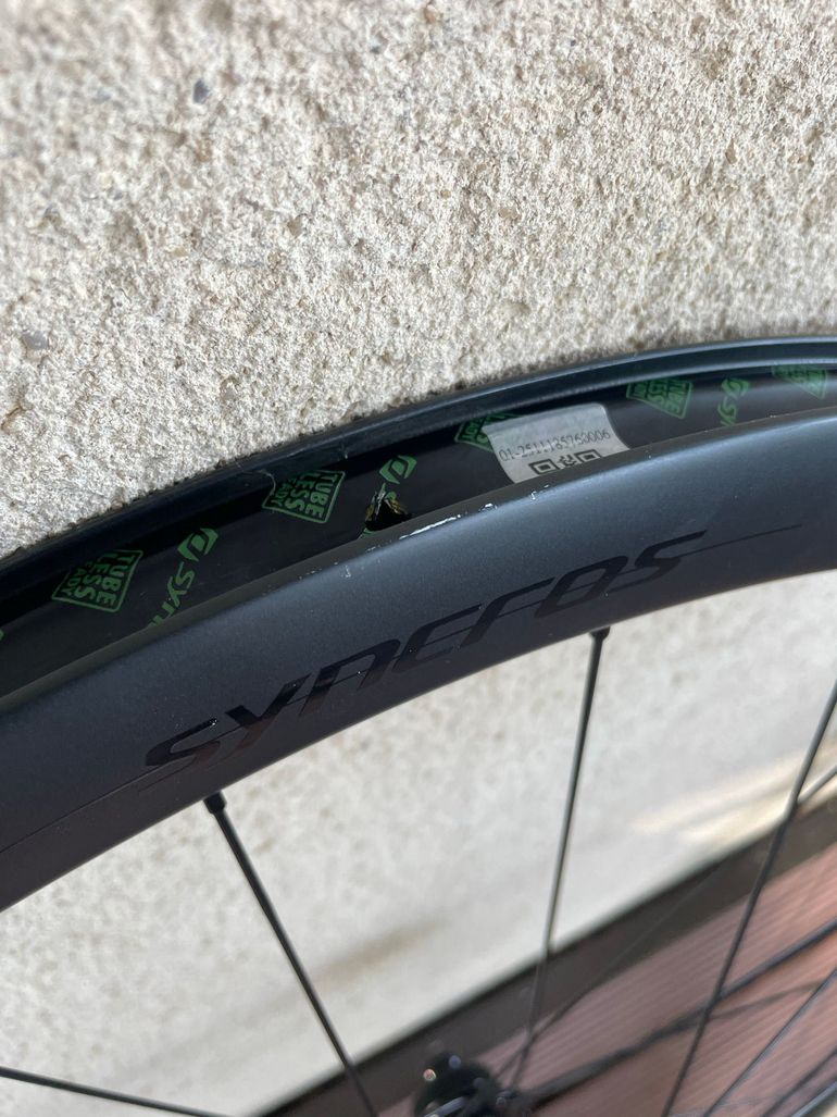 Used Syncros Capital 1.0 40 Carbon Wheelset 2026 bike — image 5 of 11