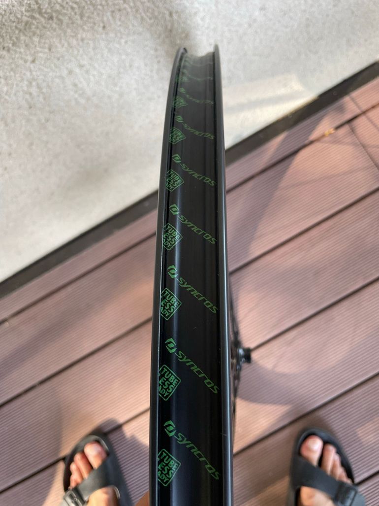 Used Syncros Capital 1.0 40 Carbon Wheelset 2026 bike — image 6 of 11