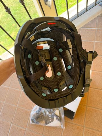 Brugt 100% Altis Helmet bike — billede 5 af 6