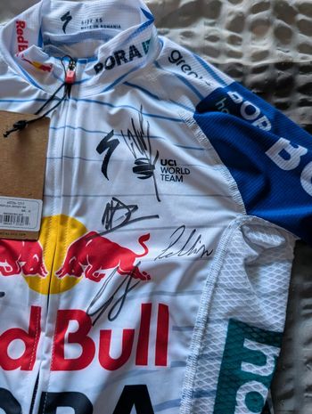 Used Specialized RedBull Bora Hansgrohe Giro d'Italia 2026 bike — image 3 of 6