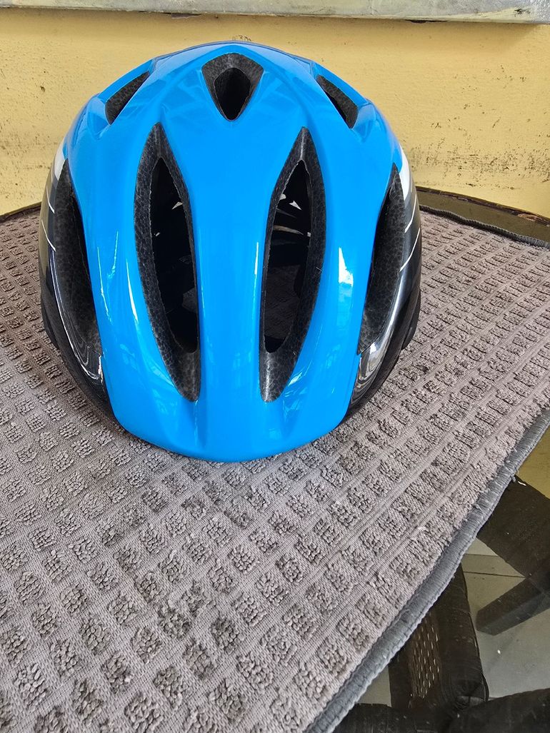 Used MET Casco IDolo bike — image 8 of 9