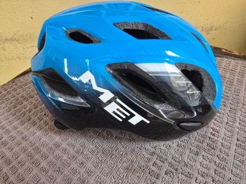 Used MET Casco IDolo bike — image 6 of 9