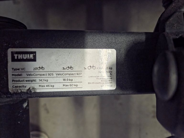 Used Thule VeloCompact 927 Towbar Bike Carrier bike — image 3 of 6