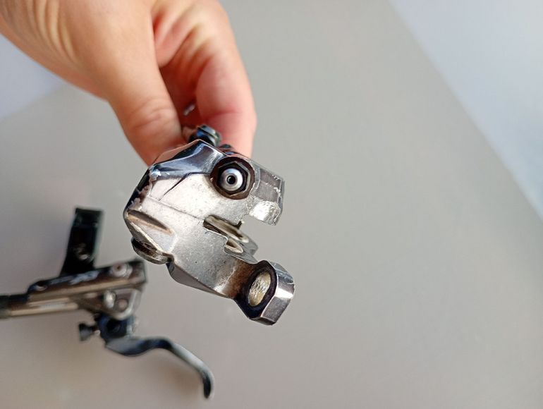 Used Shimano Deore XT 4 Piston Disc Brakes bike — image 9 of 14