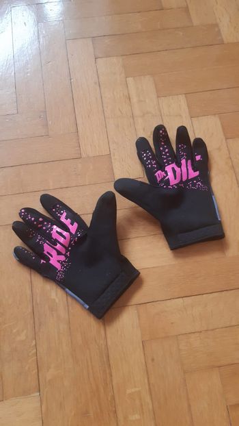 Used MUC-OFF Gloves bike — image 2 of 2