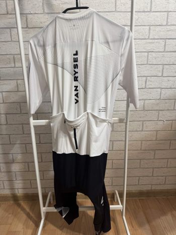Used Van Rysel rcr roadsuit 2025 bike — image 2 of 3
