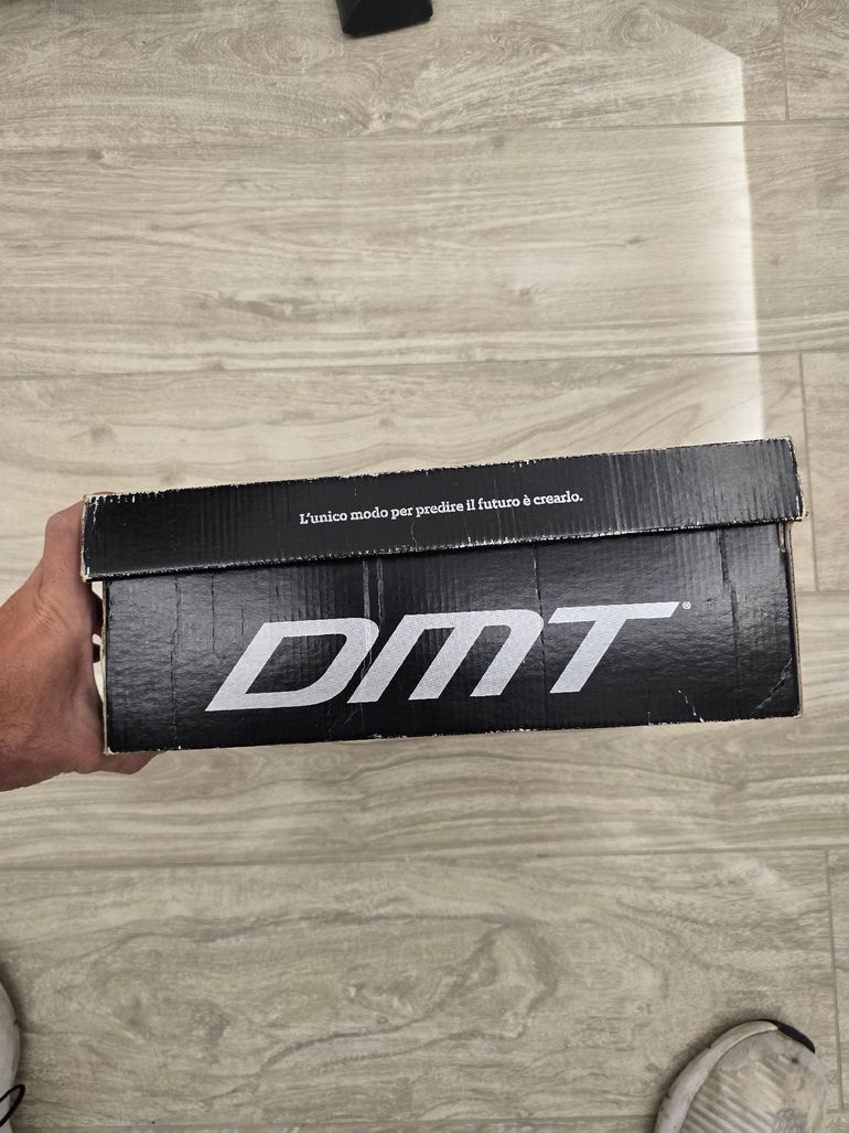 Used Dmt rs1 Size 43 Black and Silver Carbon Sole bike — image 11 of 13
