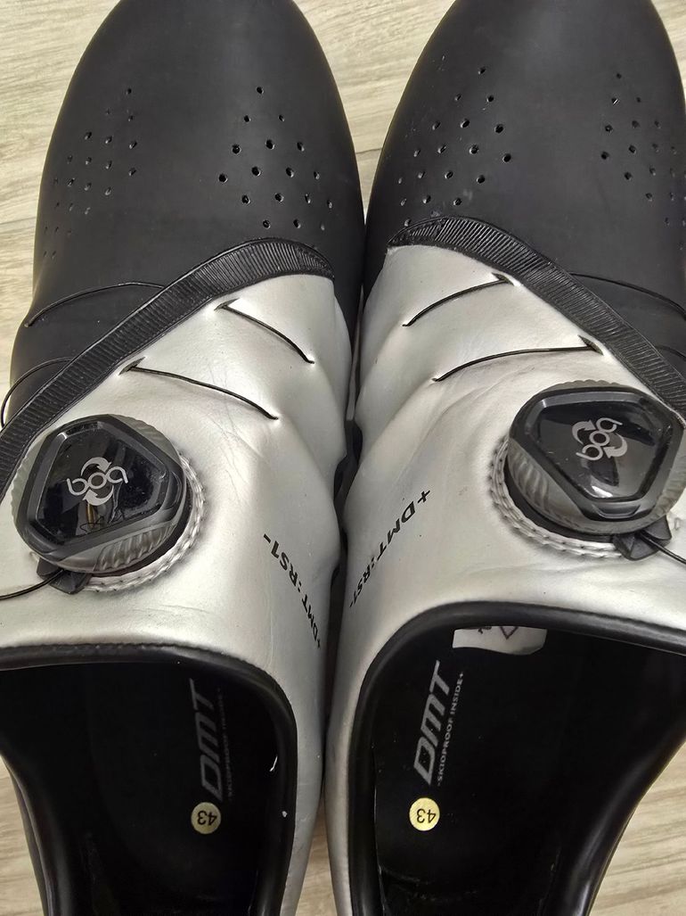 Used Dmt rs1 Size 43 Black and Silver Carbon Sole bike — image 6 of 13