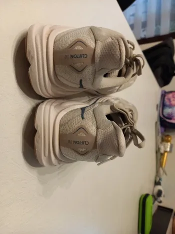 Brugt Hoka Scarpe da corsa bike — billede 7 af 11