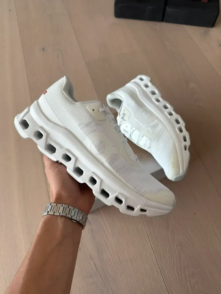 Brugt White Cloudmonster bike — billede 1 af 5